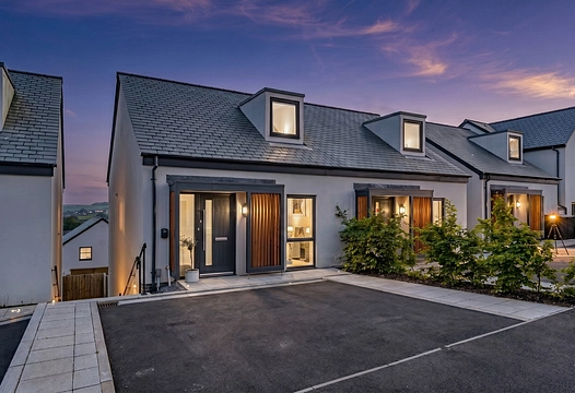 41, Applegate Way, Kingsbridge, Devon, TQ7 – Luscombe Maye